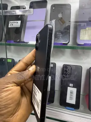 Apple iPhone 16 Plus 128 GB Black