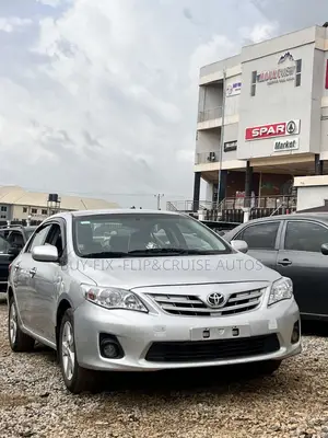 Toyota Corolla LE 4dr Sedan (1.8L 4cyl 4A) 2012 Silver