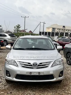 Toyota Corolla LE 4dr Sedan (1.8L 4cyl 4A) 2012 Silver