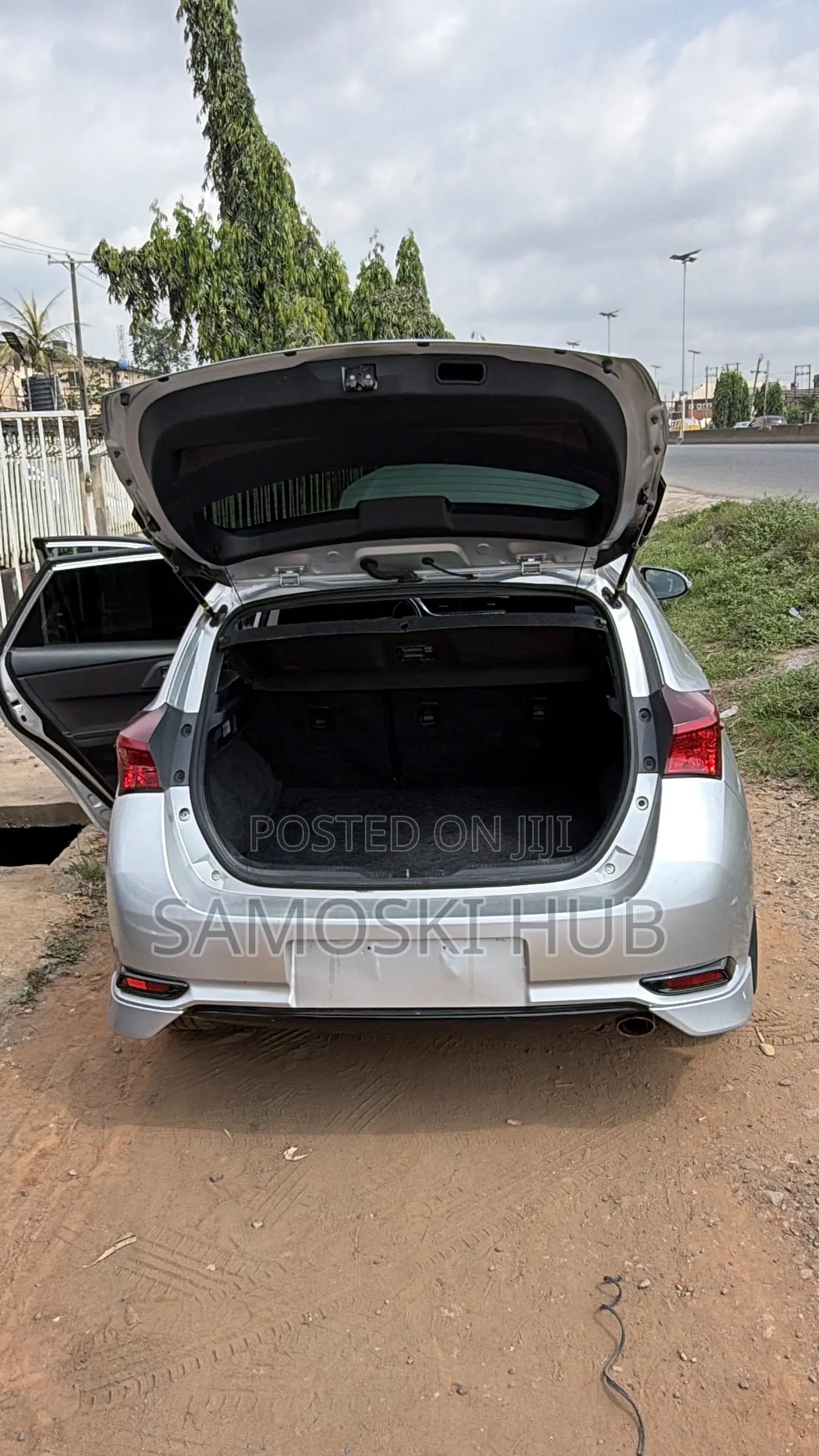Scion iM Base 2016 Silver