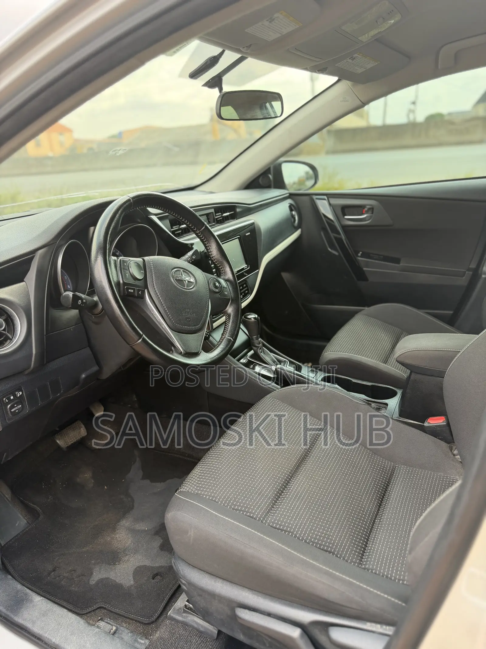 Scion iM Base 2016 Silver
