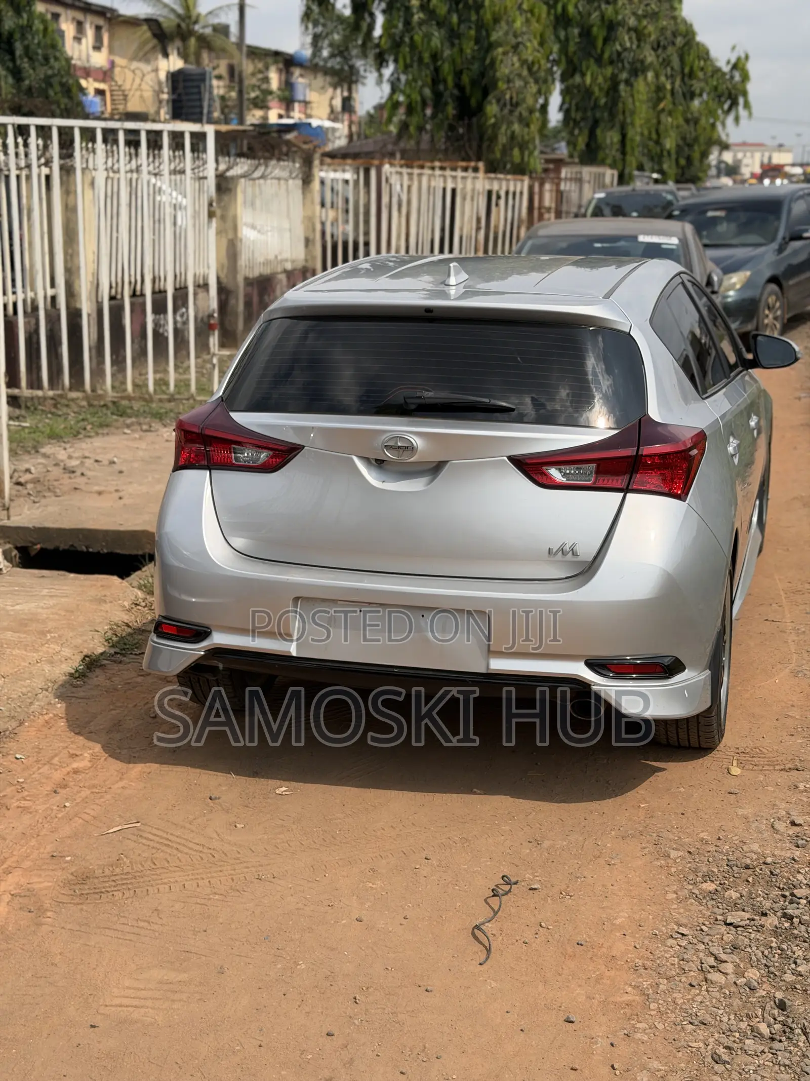 Scion iM Base 2016 Silver