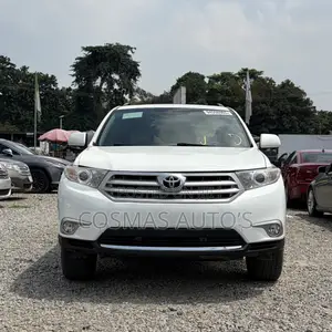 Toyota Highlander 2.7L 2WD 2013 White
