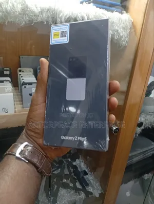 New Samsung Galaxy Z Flip5 512 GB Gray