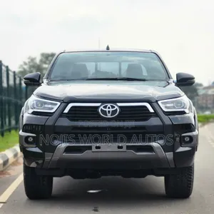 Toyota Hilux 2022 Black