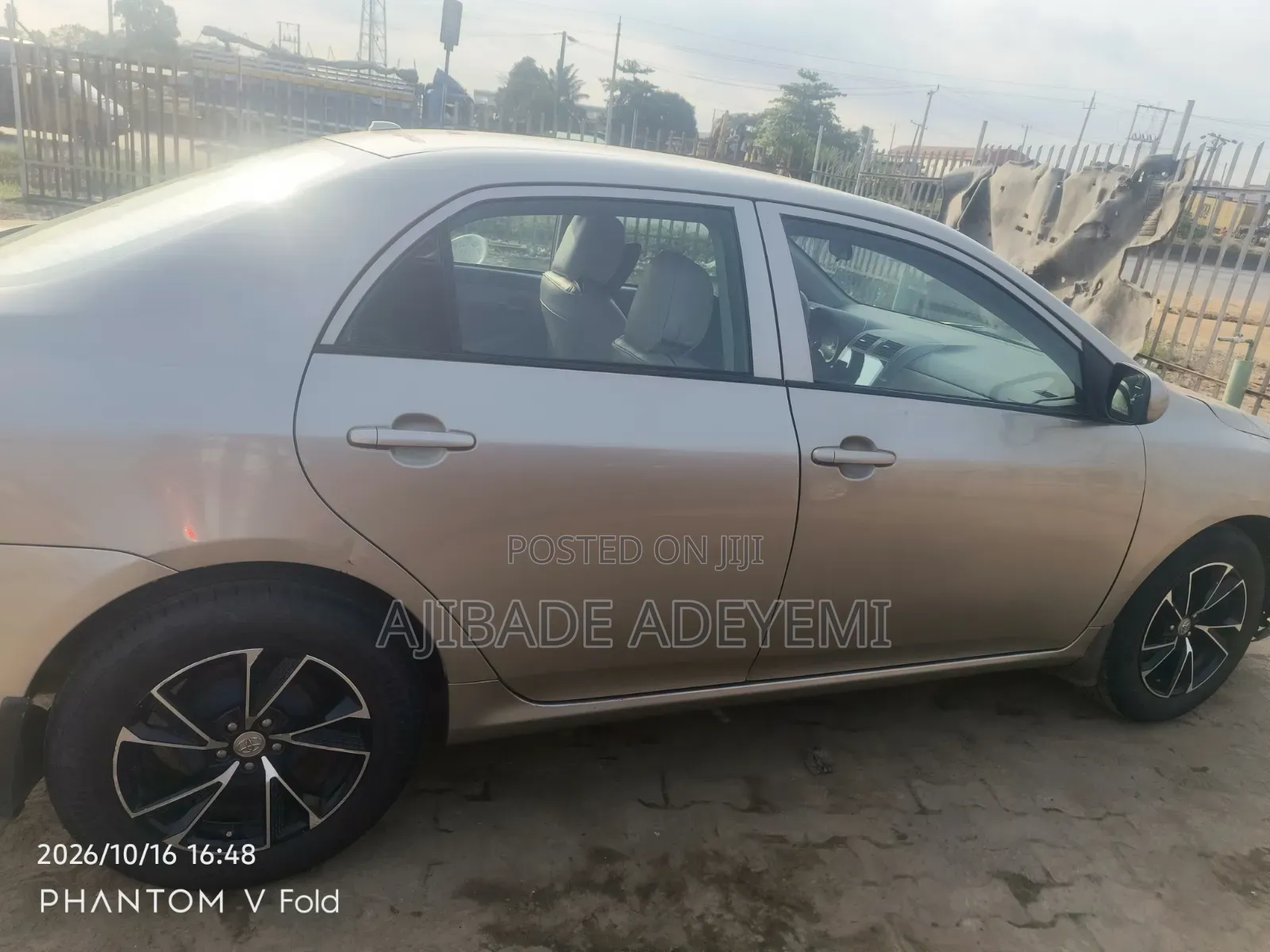 Toyota Corolla 2011 Gold