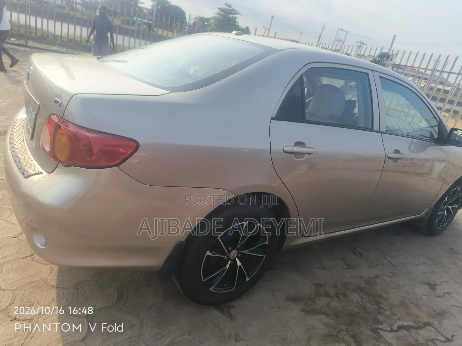 Toyota Corolla 2011 Gold