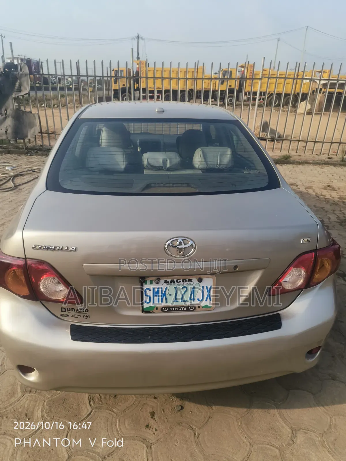 Toyota Corolla 2011 Gold