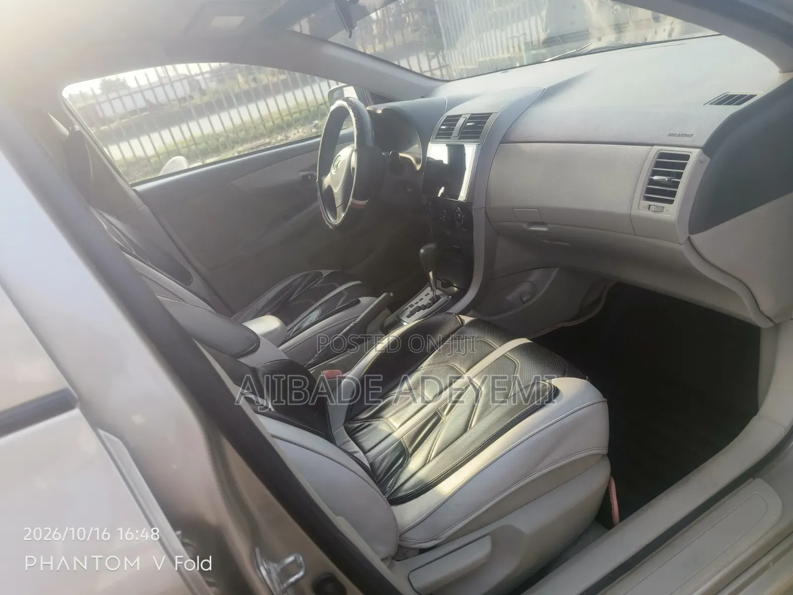 Toyota Corolla 2011 Gold
