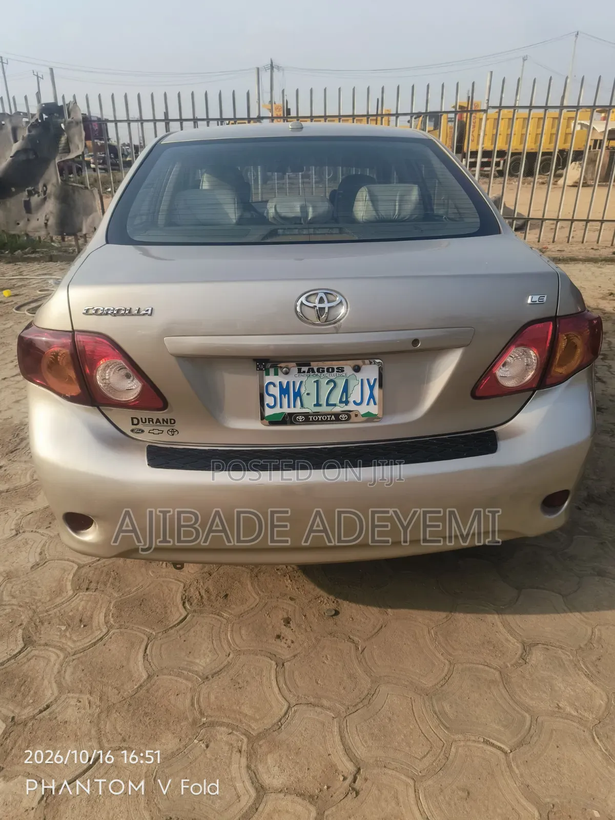 Toyota Corolla 2011 Gold