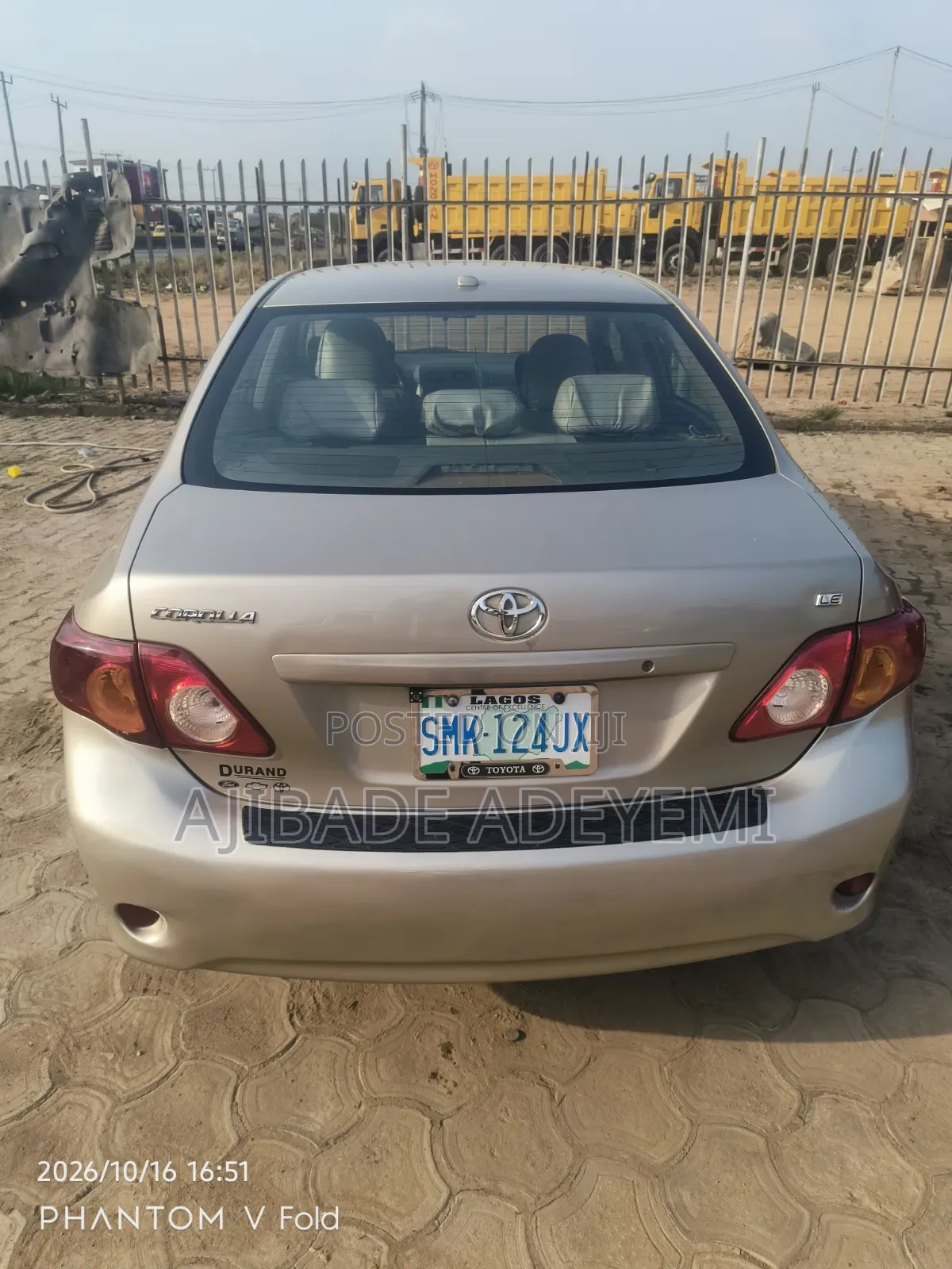 Toyota Corolla 2011 Gold