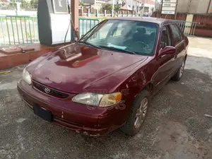 Toyota Corolla 2000 Red
