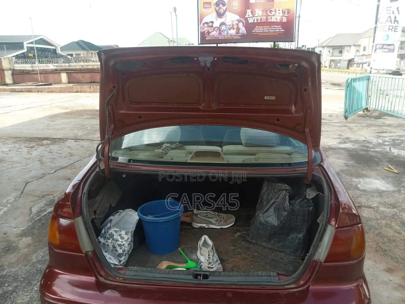 Toyota Corolla 2000 Red