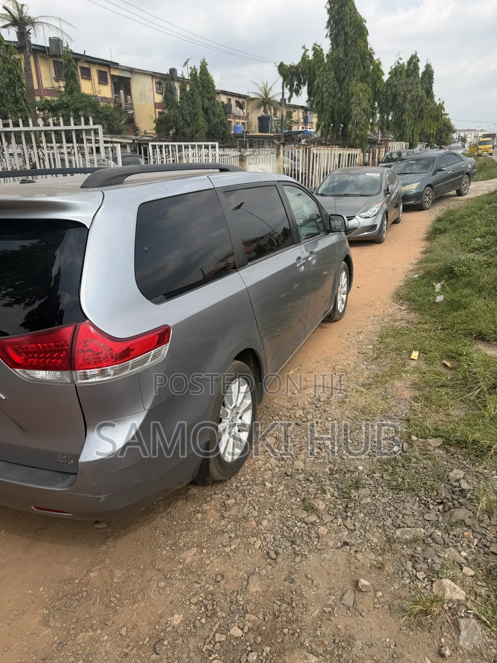 Toyota Sienna 2012 Silver