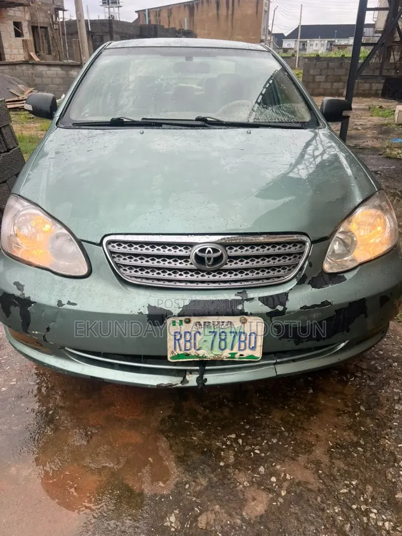Toyota Corolla Sedan 2005 Green