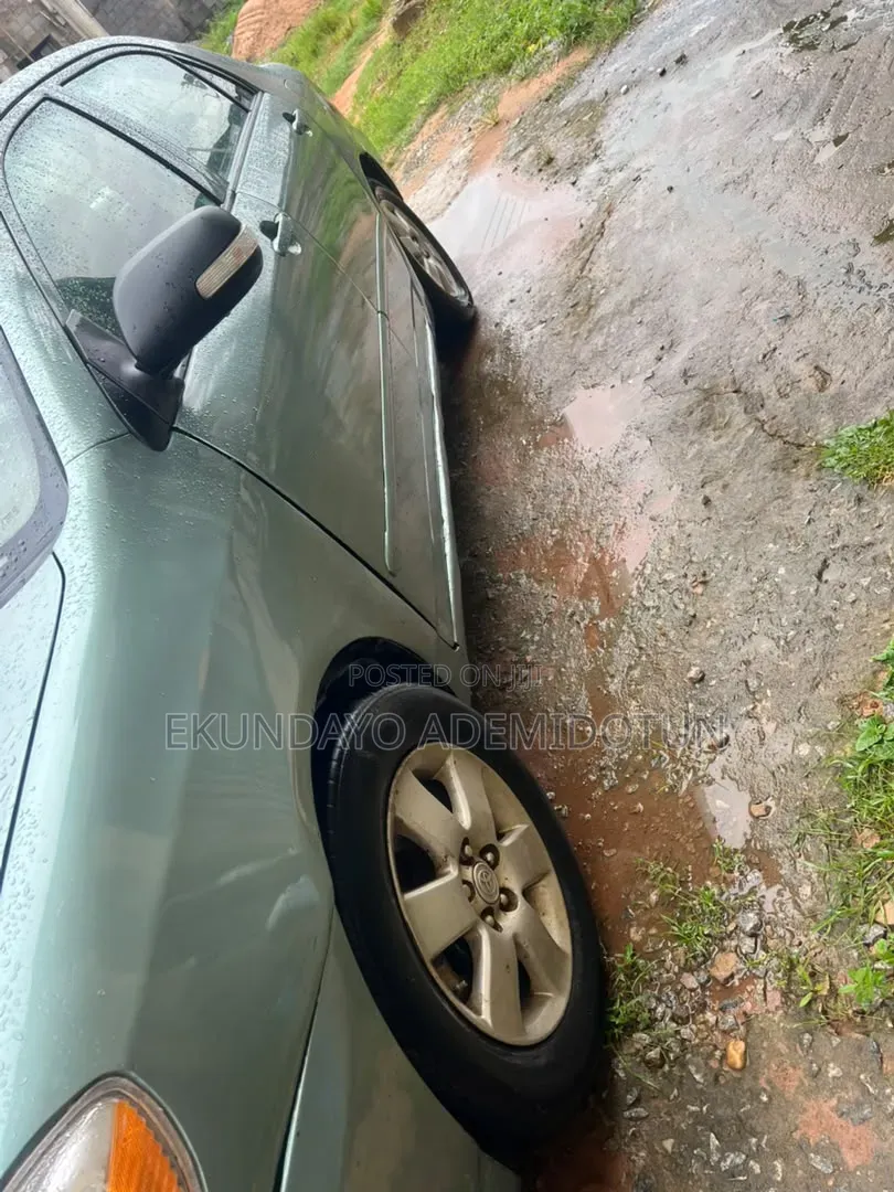 Toyota Corolla Sedan 2005 Green