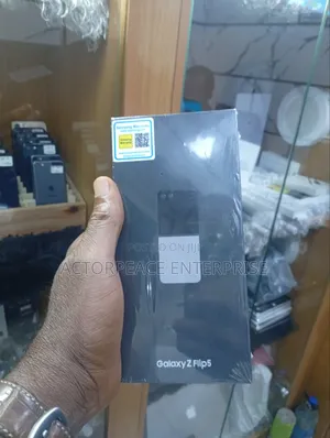 New Samsung Galaxy Z Flip 5 256 GB Purple