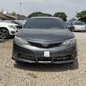 Toyota Camry SE 4dr Sedan (2.5L 4cyl 6A) 2013 Gray
