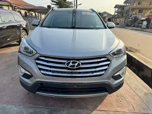 Hyundai Santa Fe Limited 4dr SUV AWD (3.3L 6cyl 6A) 2015 Gray