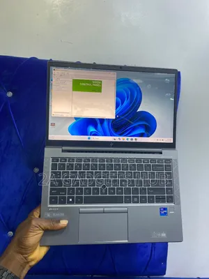 Laptop HP ZBook Firefly G8 32GB Intel Core i7 SSD 512GB