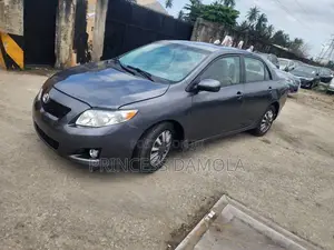 Toyota Corolla 2010 Gray