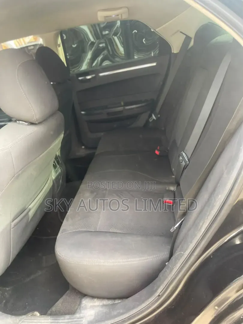 Chrysler 300 2010 Black