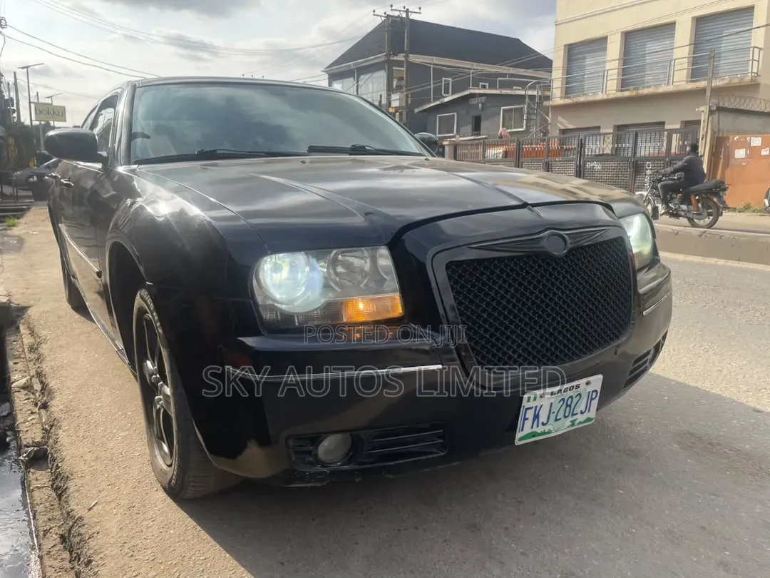 Chrysler 300 2010 Black