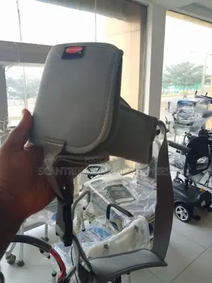 Universal Pouch Arm Sling With Adjustable Strap