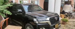 Toyota Land Cruiser 5.7 V8 2010 Black