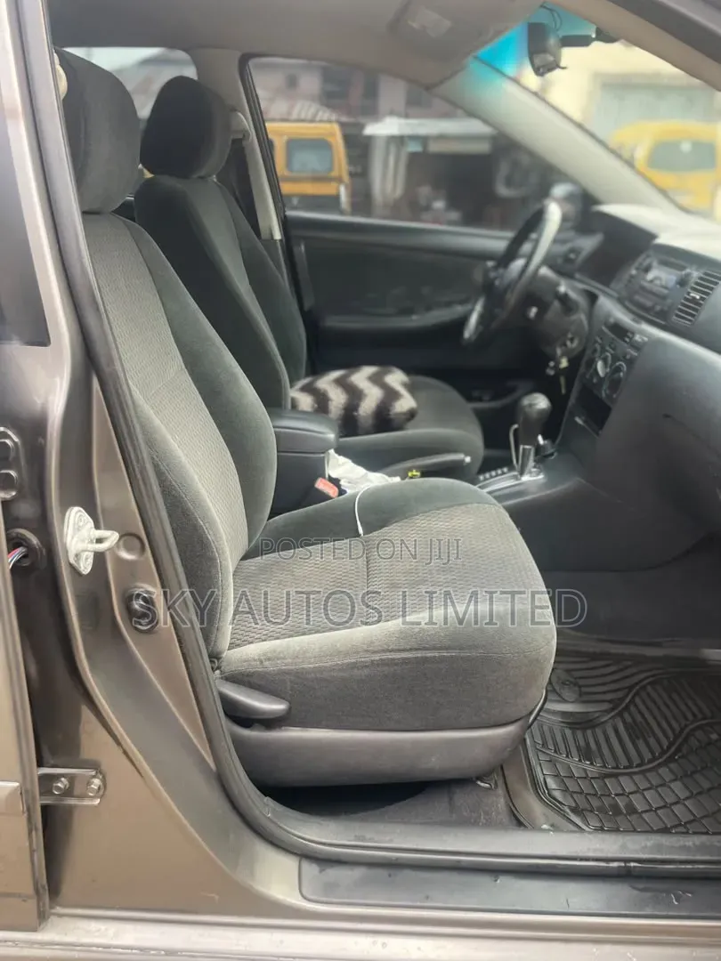 Toyota Corolla LE 2007 Gray