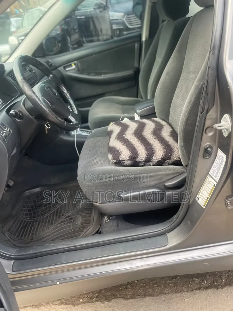 Toyota Corolla LE 2007 Gray