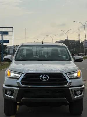 New Toyota Hilux 2026 White
