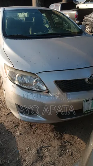 Toyota Corolla 2010 Silver
