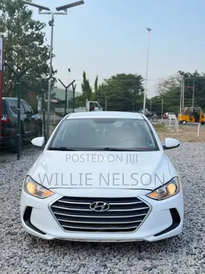 Hyundai Elantra Limited Sedan FWD (1.8L 4cyl 6A) 2016 White
