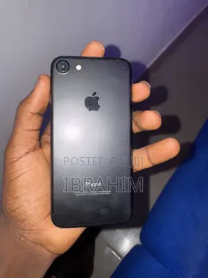 Apple iPhone 7 32 GB Black