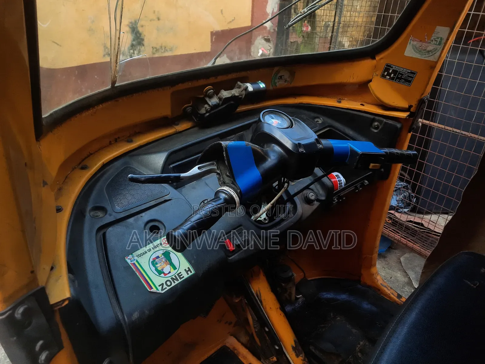 TVS King Deluxe Plus iTouch Start 2025 Yellow