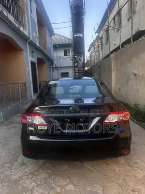Toyota Corolla LE 4dr Sedan (1.8L 4cyl 4A) 2013 Black