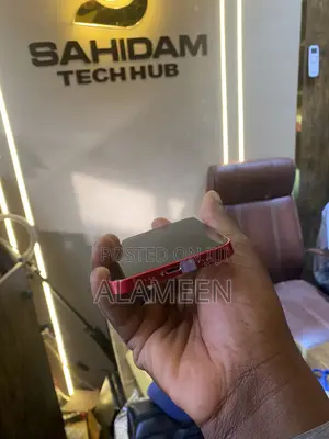 Apple iPhone 13 128 GB Red