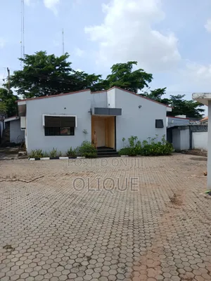 3bdrm Bungalow in Wuse 2 for rent
