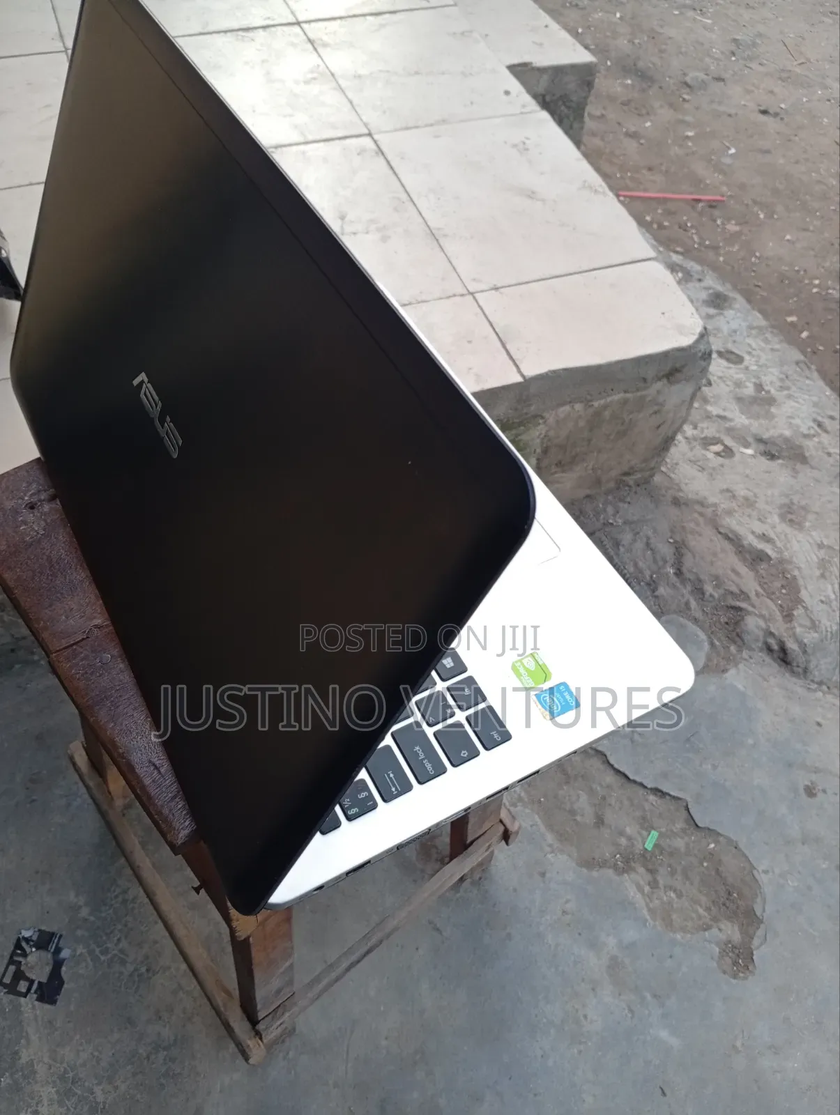 Laptop Asus X555LA 8GB Intel Core i5 HDD 500GB