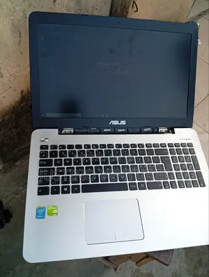 Laptop Asus X555LA 8GB Intel Core i5 HDD 500GB