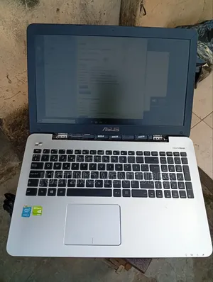Laptop Asus X555LA 8GB Intel Core i5 HDD 500GB
