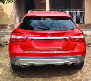 Mercedes-Benz GLA 250 2015 Red