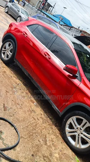 Mercedes-Benz GLA 250 2015 Red