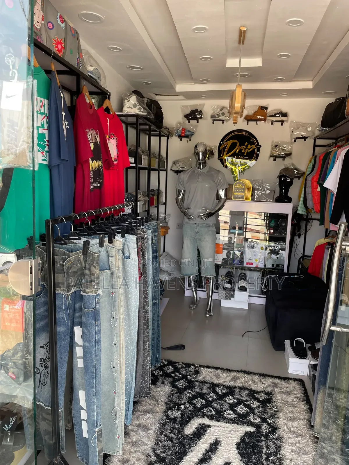 Shop Space for Sale (Lugbe)