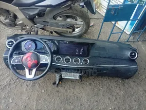 2019 - 2022 Mercedes-Benz E300/E400 Dashboard and Steering