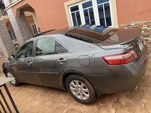 Toyota Camry XLE V6 4dr Sedan (3.5L 6cyl 6AM) 2009 Gray
