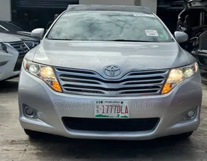 Toyota Venza XLE 2010 Silver