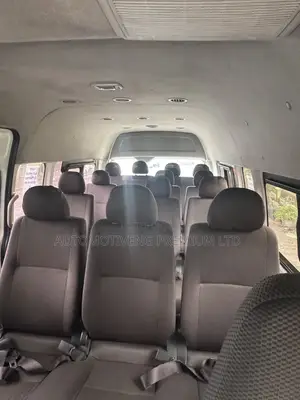 Toyota HiAce 2014 White