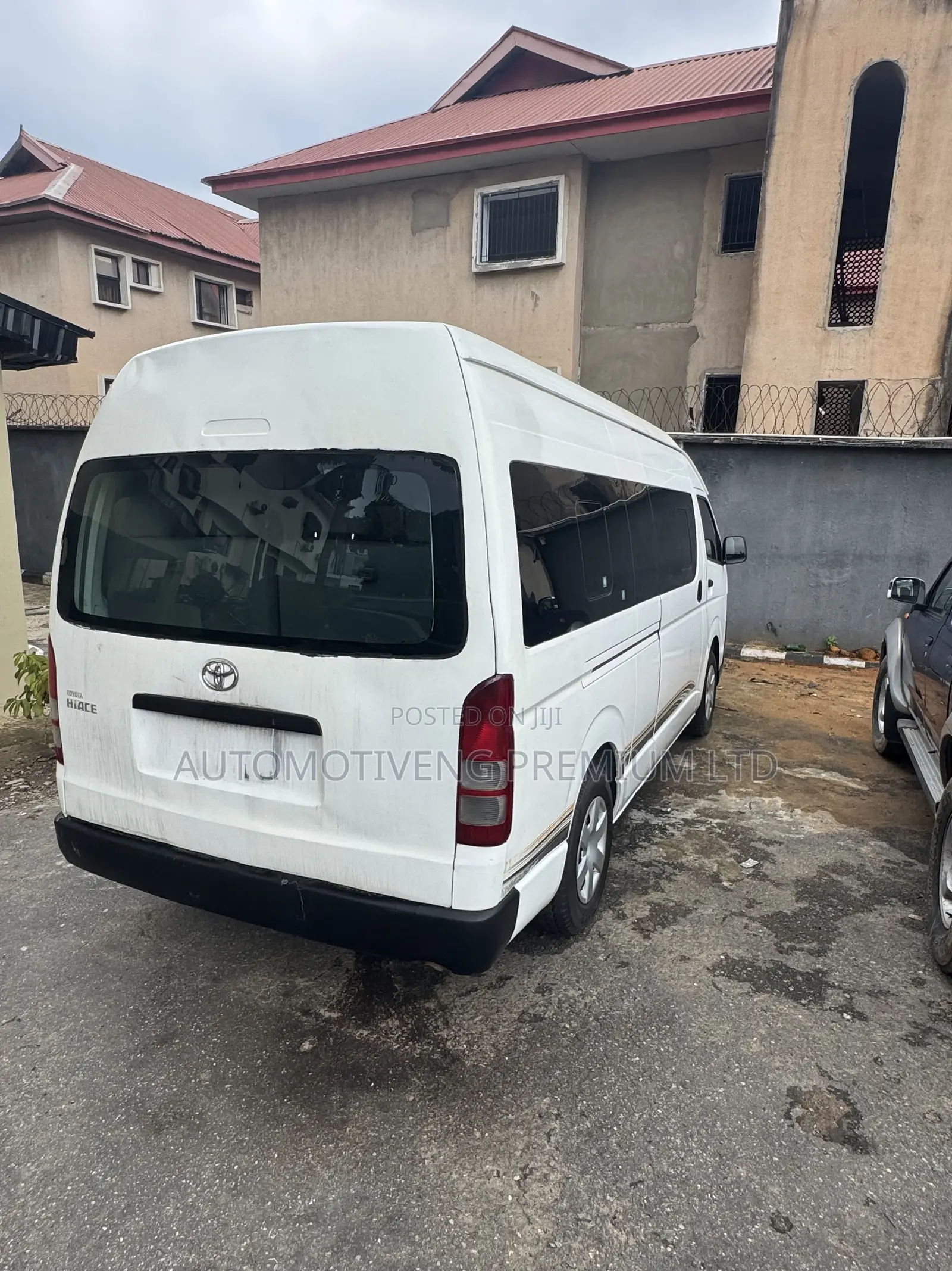 Toyota HiAce 2014 White
